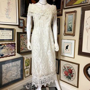 Jessica McClintock Bridal White Lace Off the Shoulder Gown with Applique Size 12